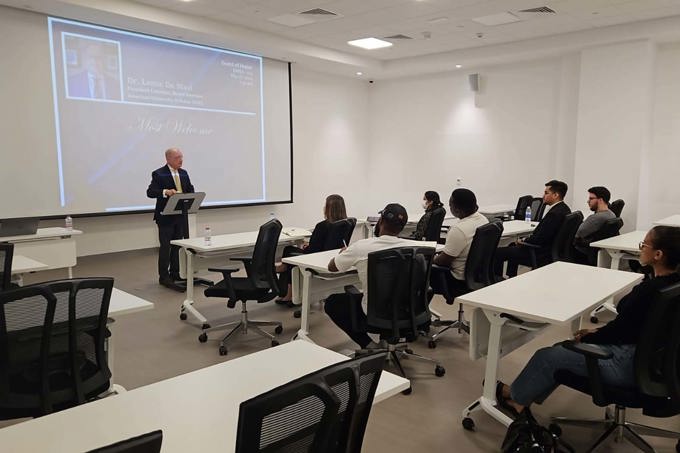 President Emeritus inspires MBA students in leadership lecture